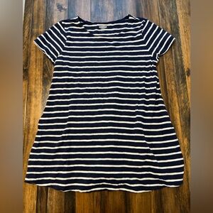 Old Navy Women’s Navy &‎ White Striped 100% Cotton Maternity Tee Size M NWOT